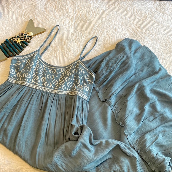 Sim & Sam Dresses & Skirts - Gorgeous Sim & Sam Baby Blue Maxi dress